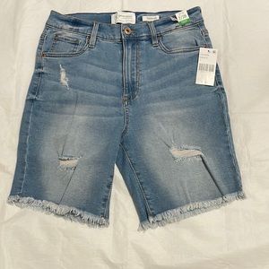 RE generation by Celebrity Pink Bermuda shorts size 7